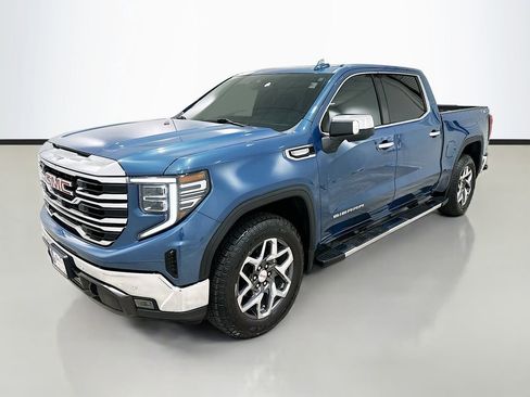 Used 2024 GMC Sierra 1500 SLT image 3