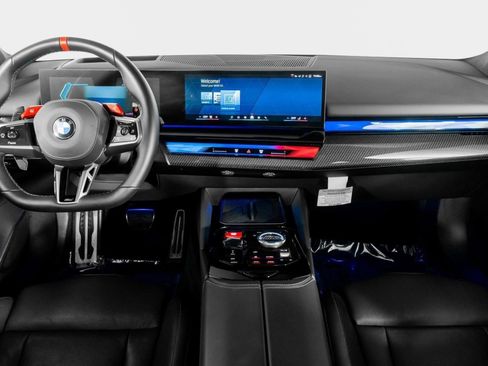 Used 2025 BMW M5 AWD/4WD image 56
