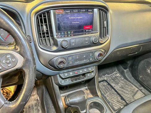 Used 2019 Chevrolet Colorado Z71 AWD/4WD image 10