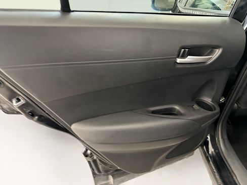 Used 2024 Toyota Corolla Cross XLE image 27