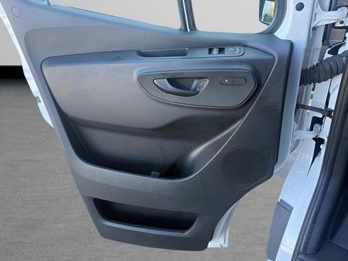 Used 2023 Mercedes-Benz Sprinter 2500 w/ Acoustic Package image 24