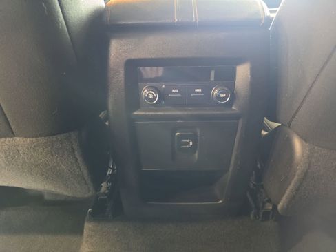 Used 2018 Chevrolet Traverse LS FWD image 28