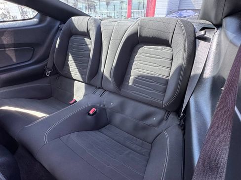 Used 2017 Ford Mustang Coupe RWD image 21