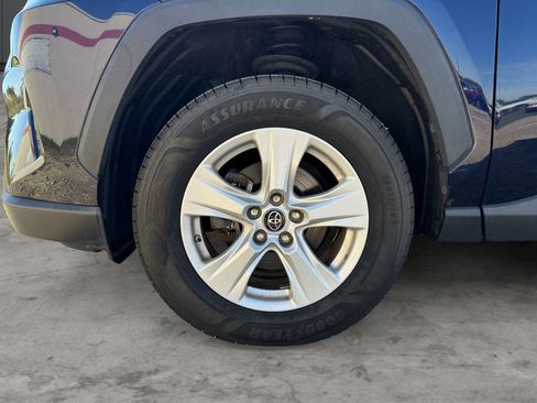 Certified 2019 Toyota RAV4 XLE w/ Convenience Package AWD/4WD image 9