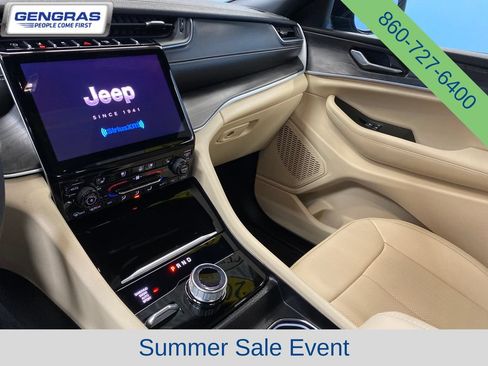 Certified 2025 Jeep Grand Cherokee L Limited w/ Luxury Tech Group II AWD/4WD image 15