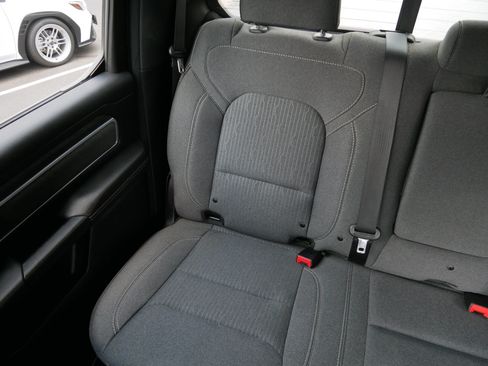 Used 2019 RAM 1500 Big Horn AWD/4WD image 12