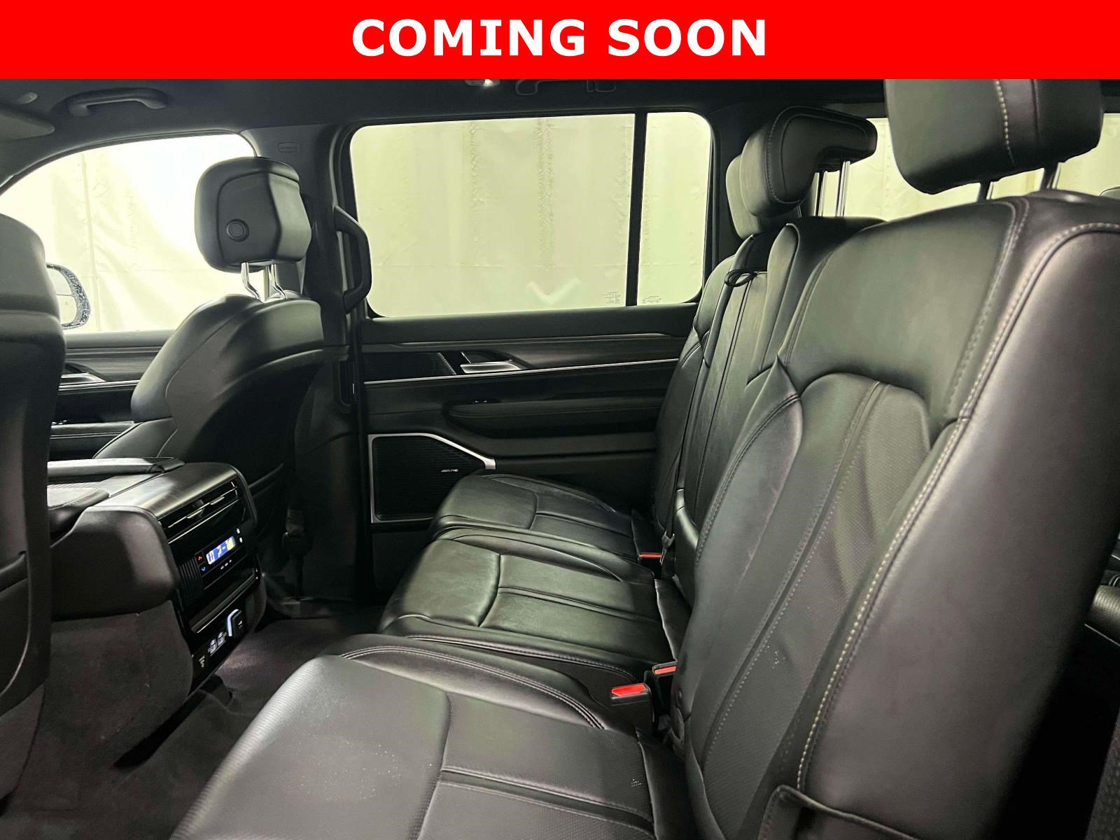 Certified 2024 Jeep Wagoneer Series II w/ Flexible Seating Group AWD/4WD image 15
