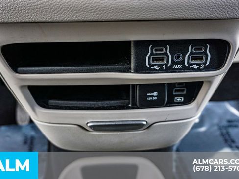Used 2022 Chrysler Pacifica Touring-L image 50