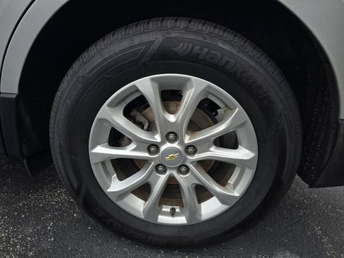 Used 2018 Chevrolet Equinox LT FWD image 13