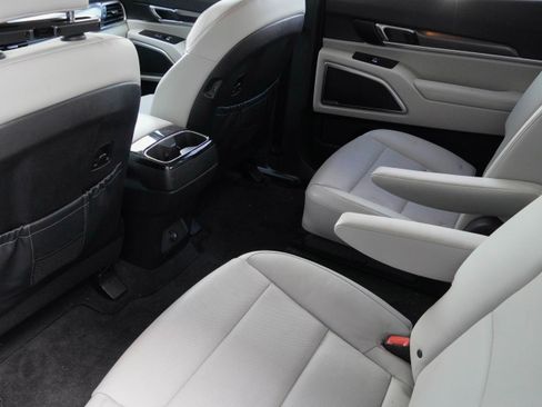 Used 2023 Kia Telluride S FWD image 30