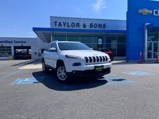 Used 2018 Jeep Cherokee Latitude w/ Cold Weather Group AWD/4WD video 1