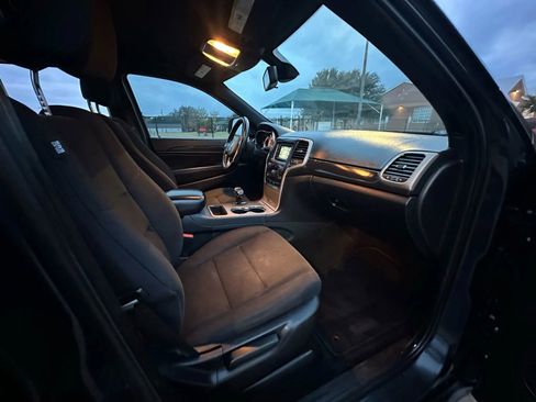 Used 2015 Jeep Grand Cherokee Laredo w/ Quick Order Package 23E AWD/4WD image 20