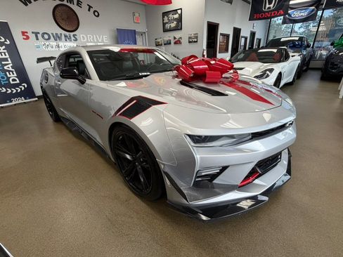 Used 2018 Chevrolet Camaro SS w/ Redline Edition RWD image 15
