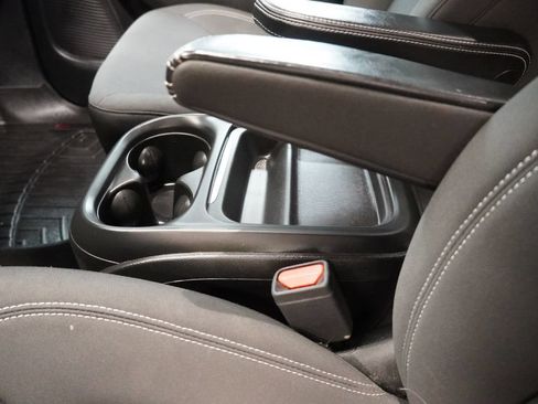 Used 2019 Chrysler Pacifica Touring Plus w/ S Appearance Package FWD image 22