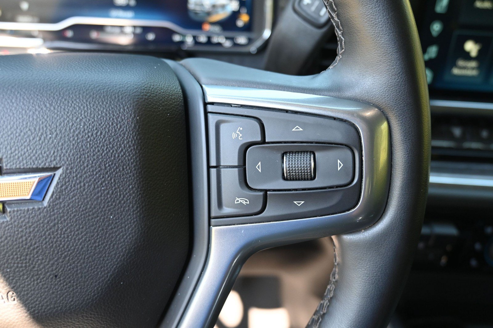 Used 2024 Chevrolet Silverado 3500 LTZ w/ LTZ Convenience Package AWD/4WD image 33