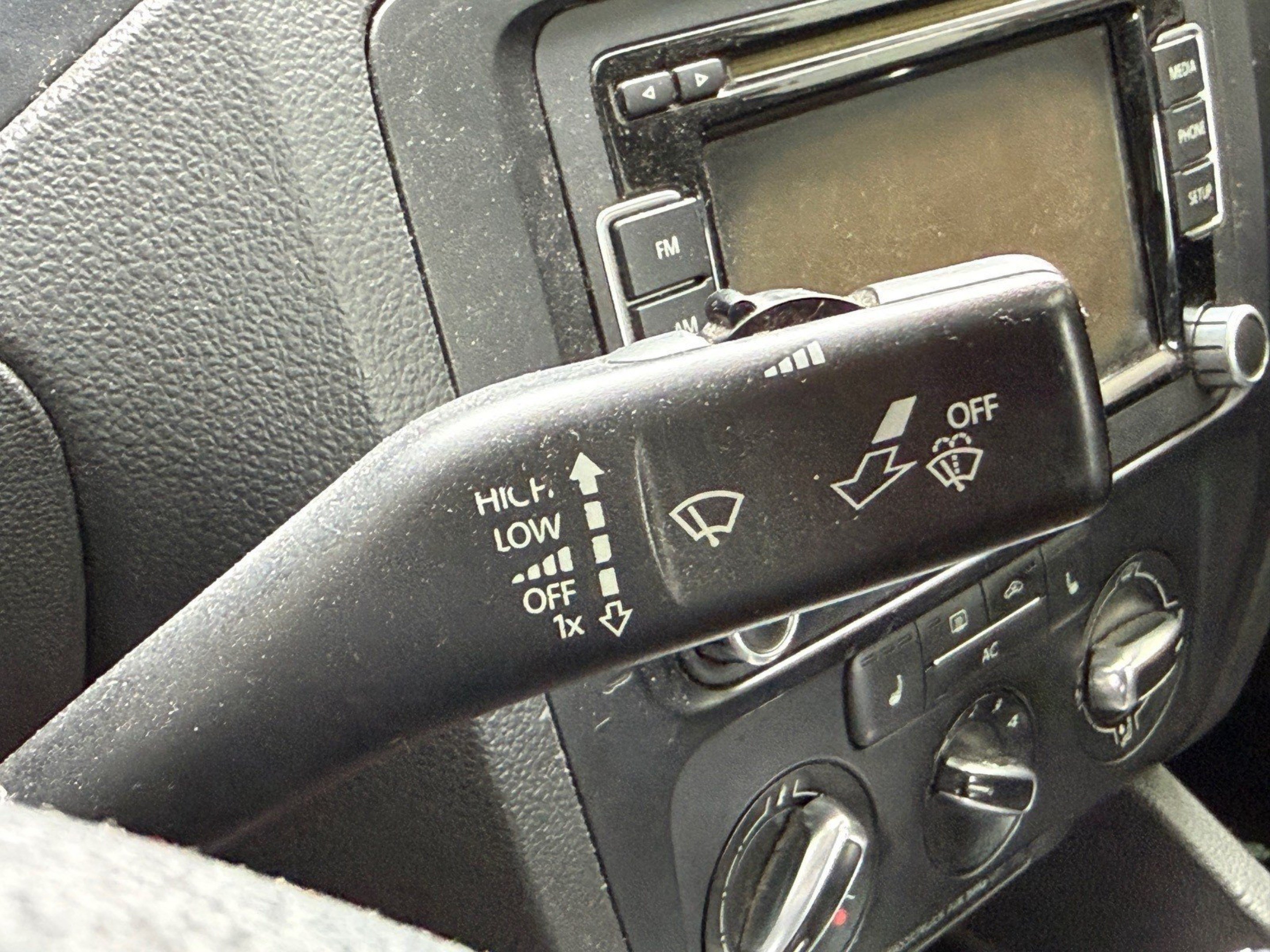 Used 2012 Volkswagen Jetta SE FWD image 24