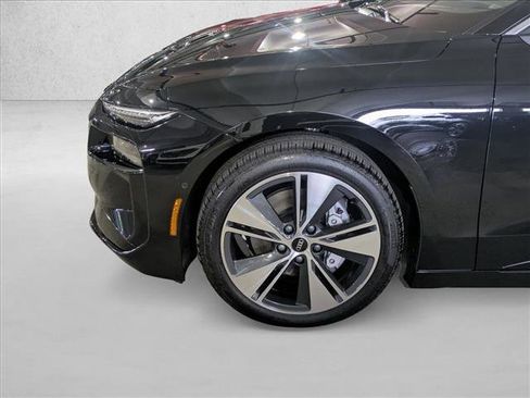 Used 2025 Audi A6 e-tron Premium Plus w/ Premium Plus image 30