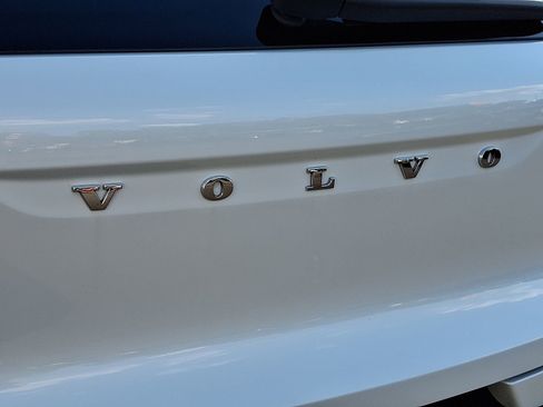 Certified 2024 Volvo XC40 B5 Core image 29