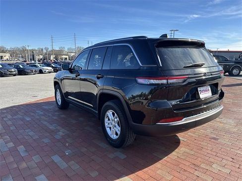 Used 2023 Jeep Grand Cherokee Laredo w/ Luxury Tech Group I image 34