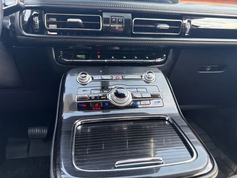 Certified 2023 Lincoln Nautilus Reserve w/ Equipment Group 201A image 21