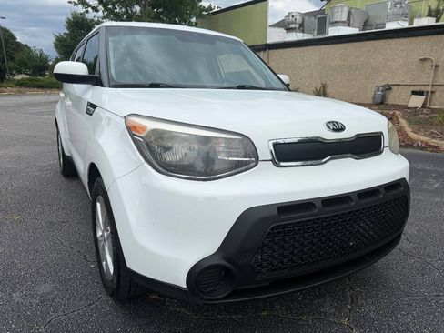 Used 2016 Kia Soul FWD image 3