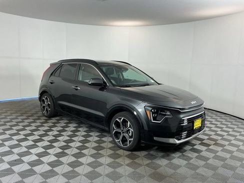 Used 2023 Kia Niro SX Touring FWD image 3