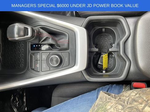 Used 2023 Toyota RAV4 SE w/ Weather & Moonroof Package image 17