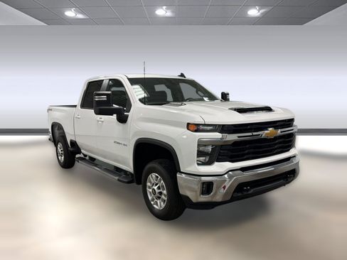 Used 2025 Chevrolet Silverado 2500 LT w/ Convenience Package AWD/4WD image 6