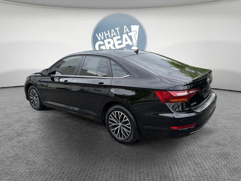Used 2019 Volkswagen Jetta SE w/ Cold Weather Package FWD image 6