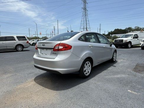 Used 2013 Ford Fiesta S w/ Convenience Pkg FWD image 5