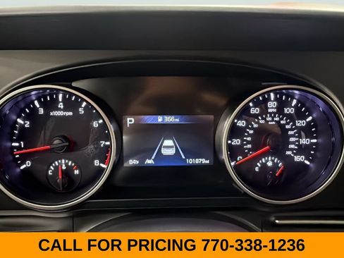 Used 2023 Kia Carnival LX FWD image 21