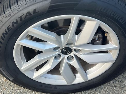 Used 2023 Audi Q5 2.0T Premium image 17