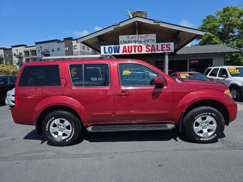Used 2006 Nissan Pathfinder SE RWD image 2