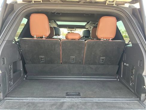 Used 2025 Lincoln Navigator Reserve AWD/4WD image 19
