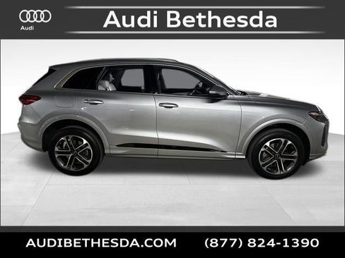 Certified 2025 Audi Q5 Premium Plus w/ Premium Plus AWD/4WD image 8
