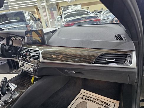 Used 2018 BMW 530i image 23