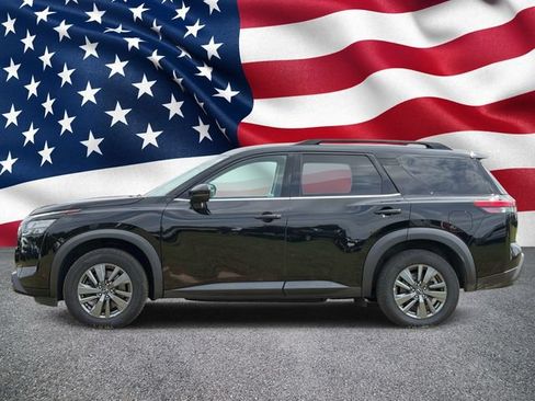 Used 2024 Nissan Pathfinder SV FWD image 11