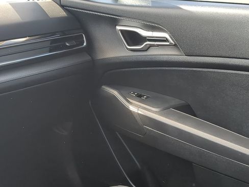 Used 2025 Kia Sportage LX image 23