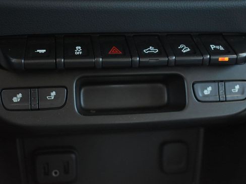 Used 2022 Chevrolet Colorado Z71 AWD/4WD image 28