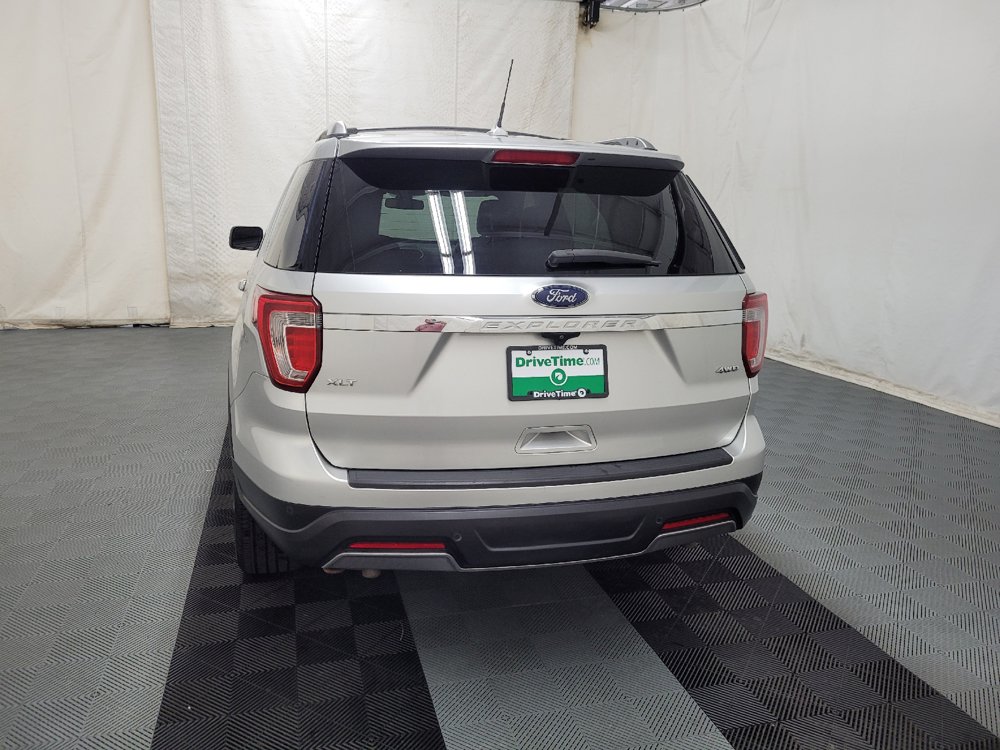 Used 2019 Ford Explorer XLT w/ Equipment Group 202A AWD/4WD image 6