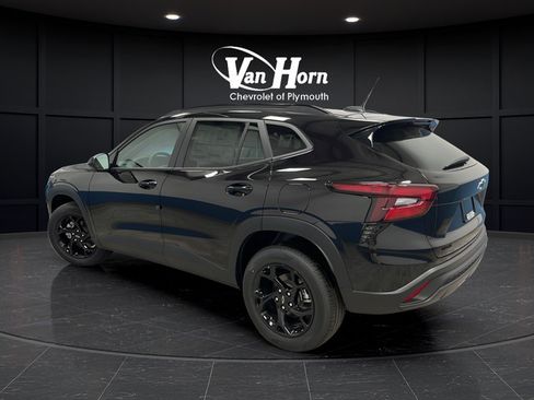 New 2026 Chevrolet Trax LT w/ Midnight Edition FWD image 5