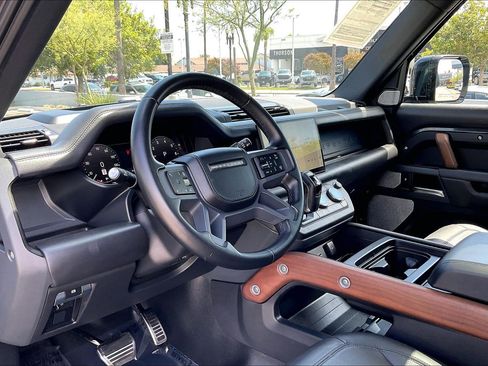 Used 2024 Land Rover Defender 130 X AWD/4WD image 17