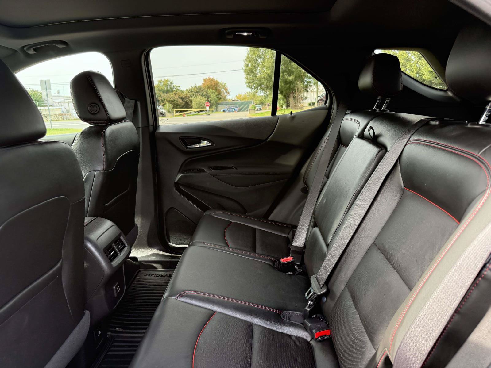 Certified 2023 Chevrolet Equinox RS w/ RS Leather Package AWD/4WD image 16
