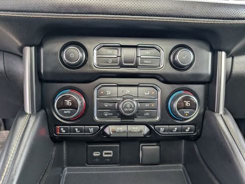 Used 2021 Chevrolet Tahoe Premier w/ Premium Package AWD/4WD image 18
