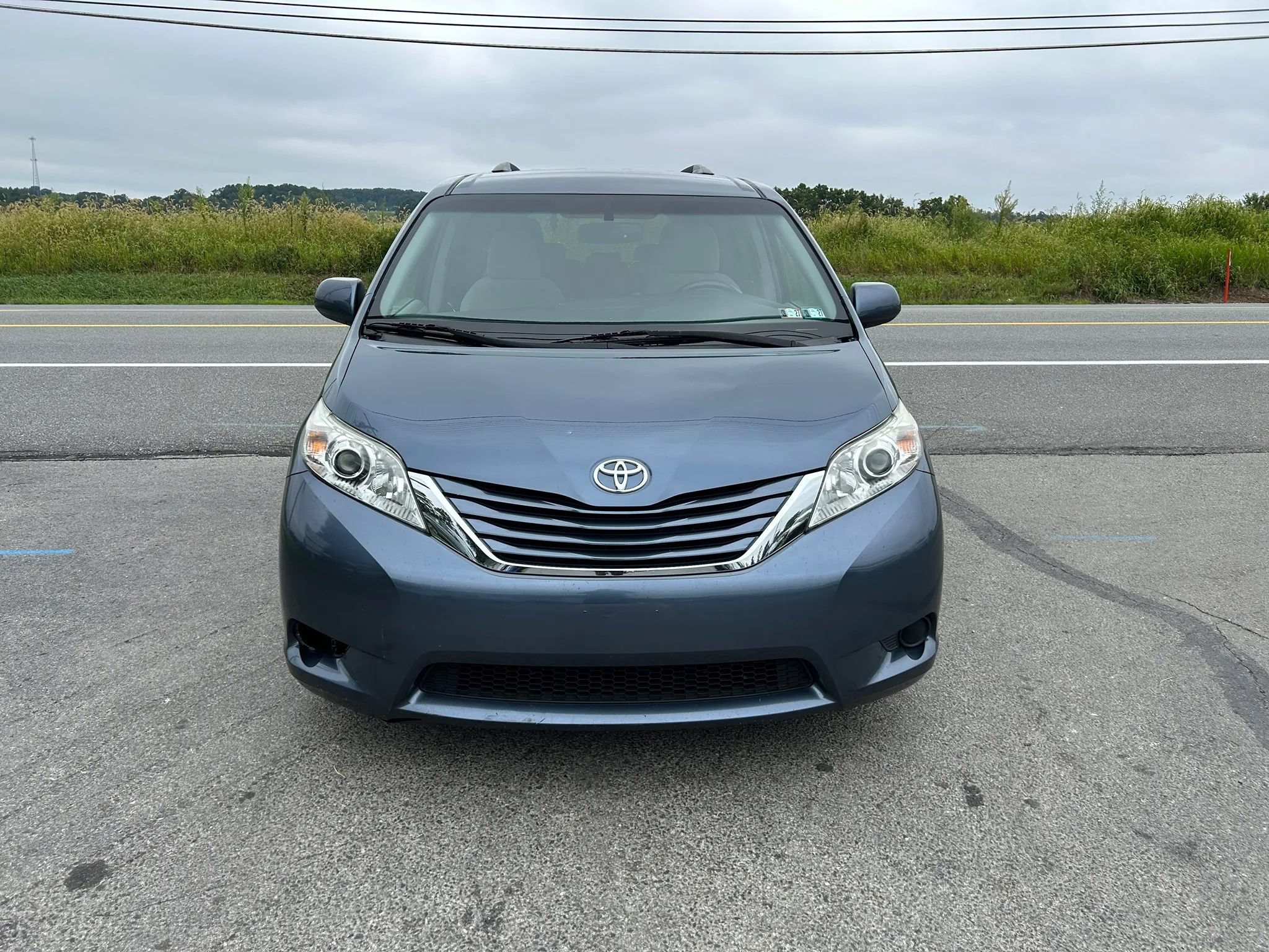 Used 2017 Toyota Sienna LE FWD image 4