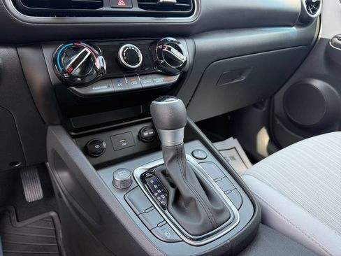 Certified 2023 Hyundai Kona SEL AWD/4WD image 18