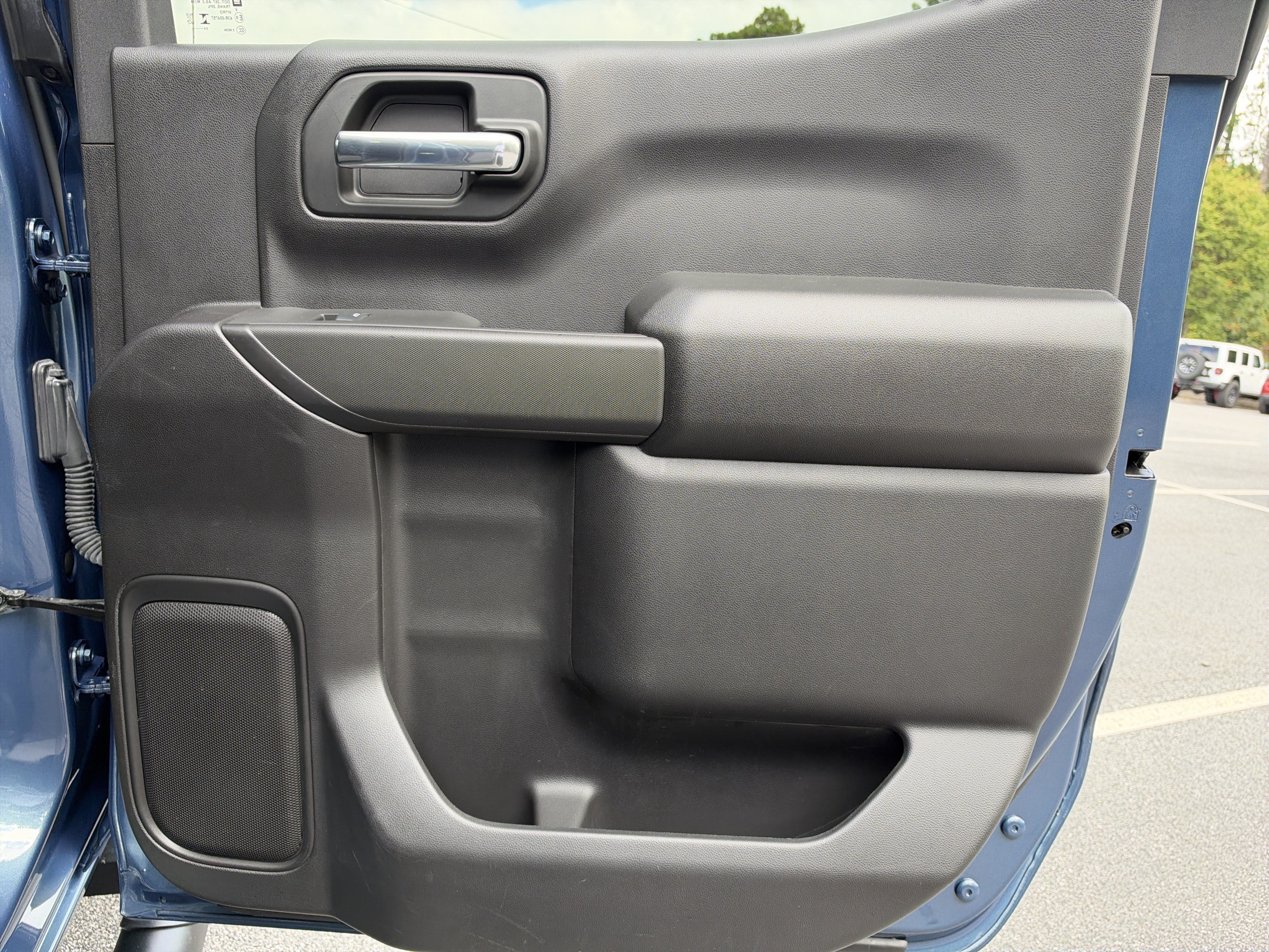 Used 2024 Chevrolet Silverado 1500 Custom w/ Turbomax Blackout Package AWD/4WD image 19