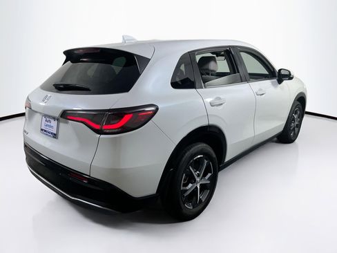 Used 2023 Honda HR-V EX-L image 5