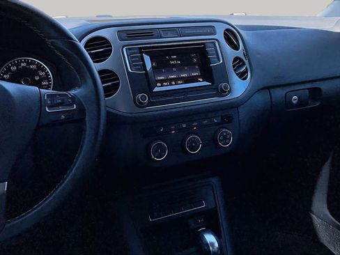 Used 2016 Volkswagen Tiguan S FWD image 7