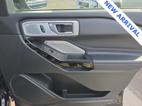 Used 2023 Ford Explorer Platinum w/ Technology Package image 54